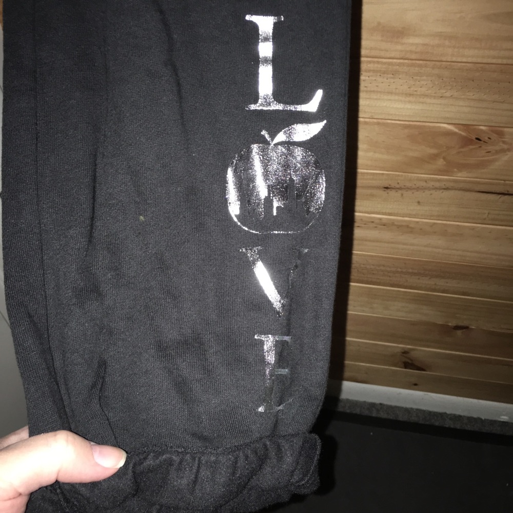 Sz XXL (18-20) NY&CO NWT Sweats w Logo